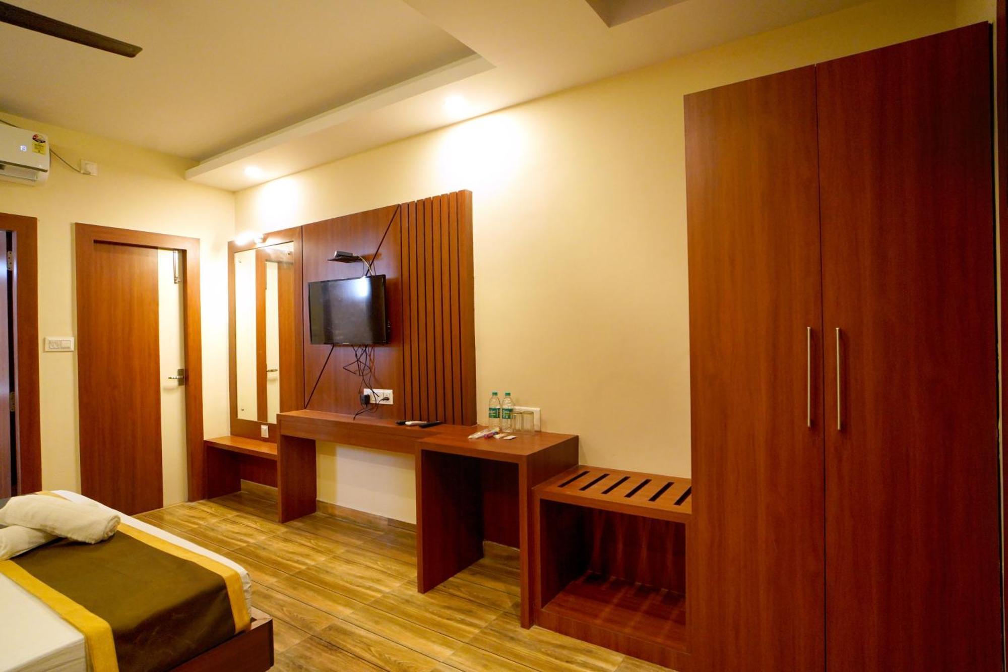 Royal Sea View !! Beach Front With Free Wifi !! Digha  Zewnętrze zdjęcie